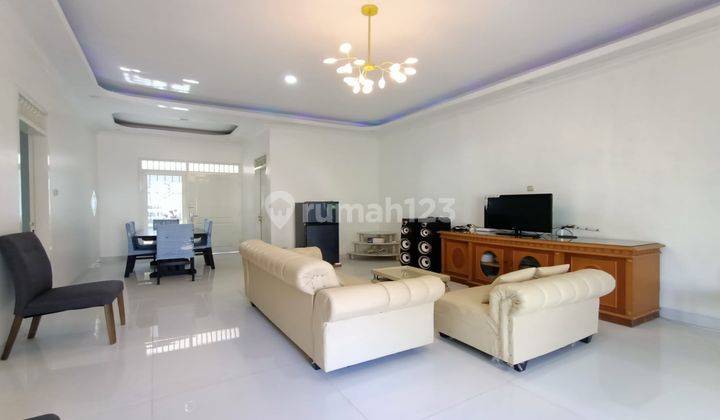 Villa Siap Huni Private Pool Furnished Strategis Kota Bunga  1