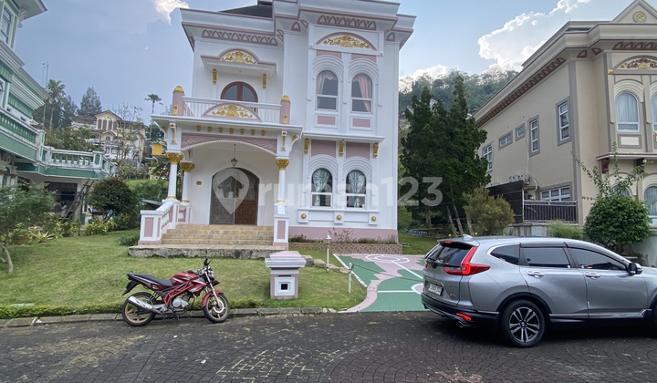 Siap Huni Mewah Lingkungan Nyaman Semifurnished Di Kota Bunga