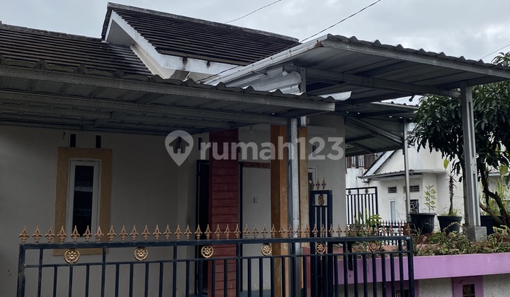 Ready-to-Occupy Hook House, Permanent Resident Environment, Comfortable and Strategic. 1