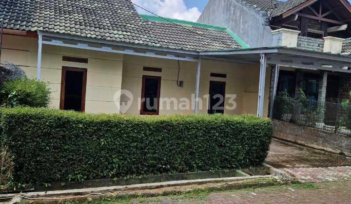 Villa Rapih Siap Huni Lingkungan Nyaman Di Greenapple Puncak 2