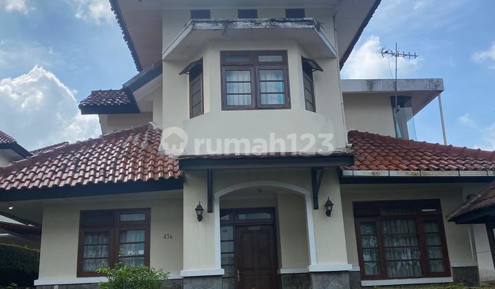 villa nyaman terawat lingkungan asri segar di bumi ciherang 2