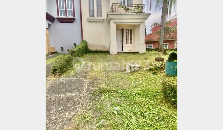 Villa 2 Lantai Pemandangan Bikin Puas di Puncak Resort