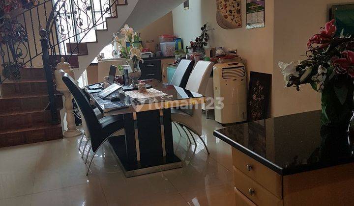 Rumah 2 Lantai Bagus Semi Furnished di Pesanggrahan, Jakarta Selatan 1