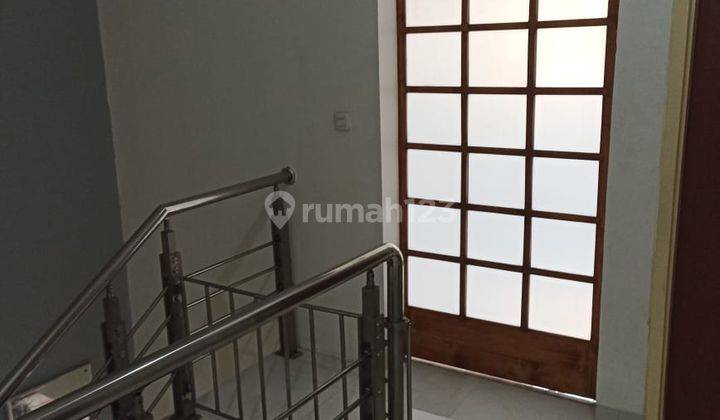 Dijual Rumah Mewah 2 Lantai Taman Surya 5 Jakbar 2