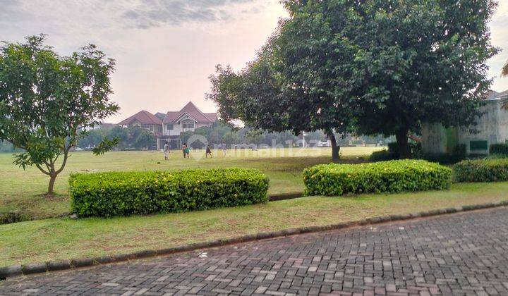 Rumah View Lapangan Bola di Kemang Pratama Bekasi