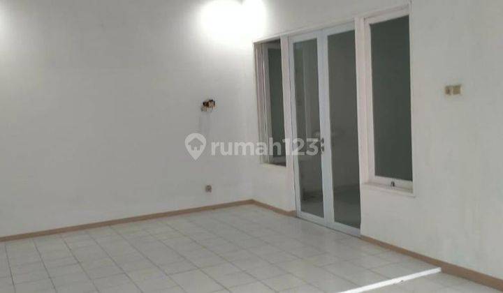 Rumah View Lapangan Bola di Kemang Pratama Bekasi
