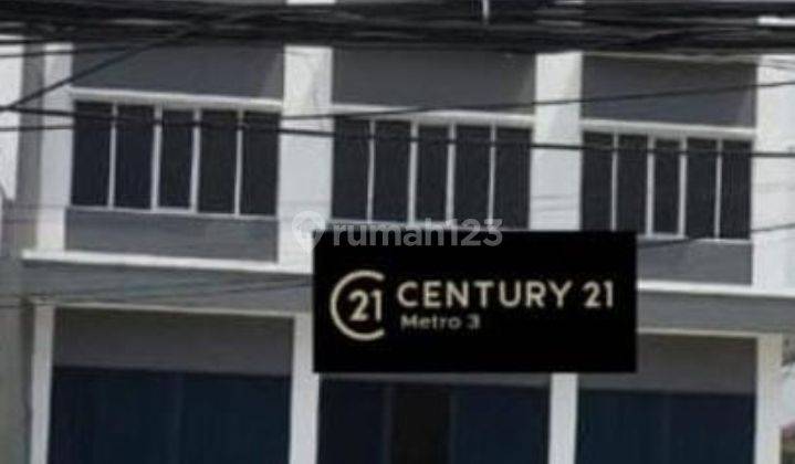 Ruko baru gandeng 3 di pinggir jalan utama di
Jati Asih, Bekasi Jawa barat 1