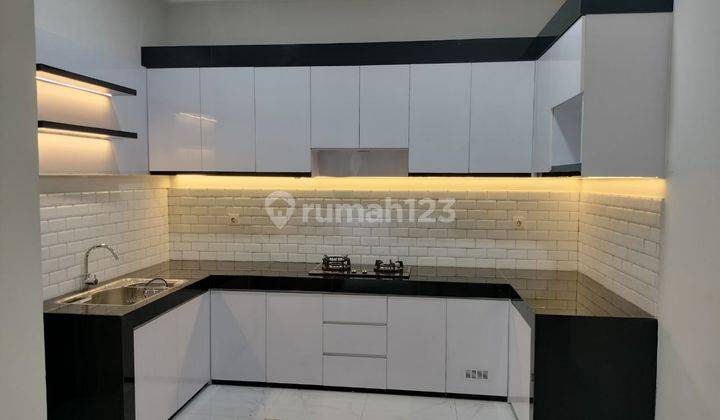 Disewakan Rumah di Summarecon Bekasi 4
