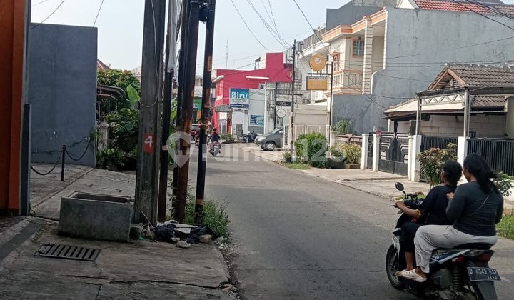 For Sale House on Main Street Pekayon, with Boarding Rooms and Shophouse. 2