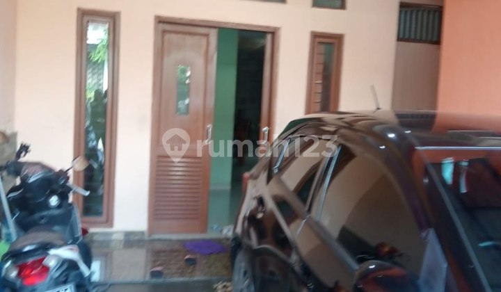 Dijual Rumah di Jalan Utama Pekayon, Adakamar Kost dan Ruko Dijual Rumah di Jalan Utama Pekayon, Adakamar Kost dan Ruko