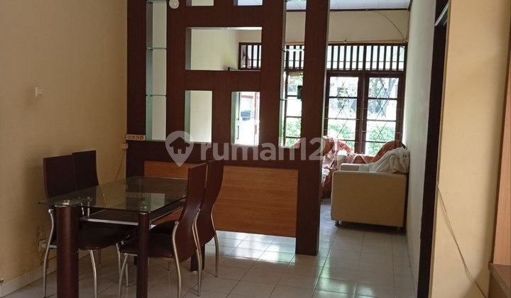 Dosewakan Rumah Semi Furnish di Kemang Pratama Bekasi 2