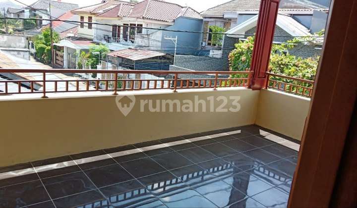 Disewakan Rumah Bagus. 2 Lantai di Duren. Sawit Jakarta Timur. Disewakan Rumah Bagus. 2 Lantai di Duren. Sawit Jakarta Timur.