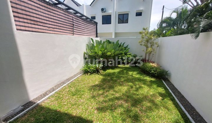 Ruma Type Arizona Hook Batakan Village Full Furnished. 2