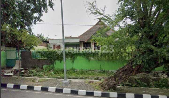 Rumah Bangunan Lama Di Pinggir Jalan Raya Semarang Barat 1