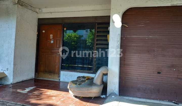 Land Measurement House in Pusponjolo, West Semarang. 2