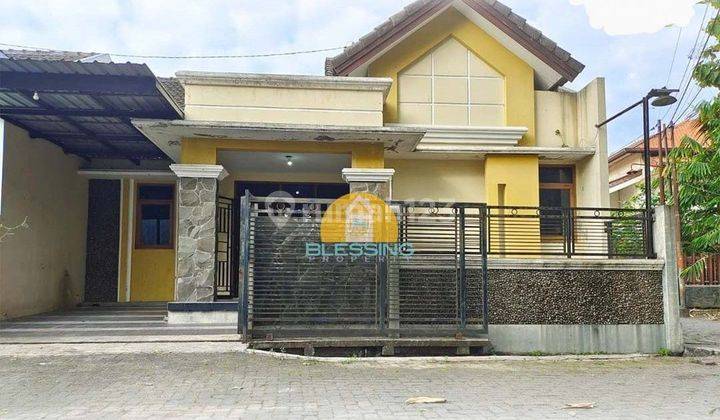 Rumah di Ganesha Barat Semarang.  1