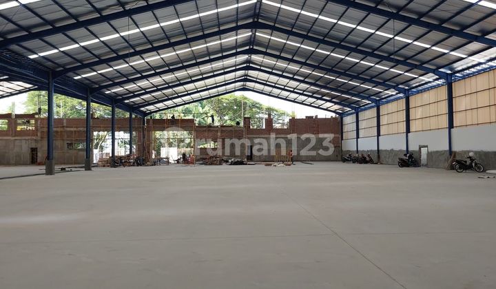 Gudang baru di Kawasan Industri Gatot Subroto