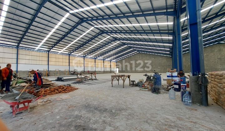 New warehouse in the Gatot Subroto Industrial Area. 2