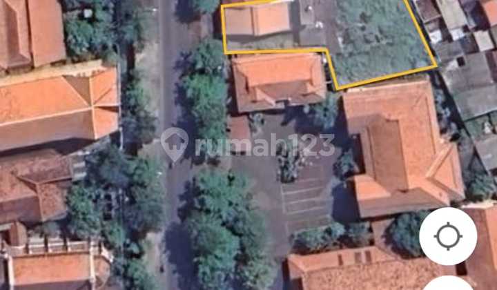 Rumah Di Pinggir Jalan Raya Utama Ronggowarsito Semarang. 2