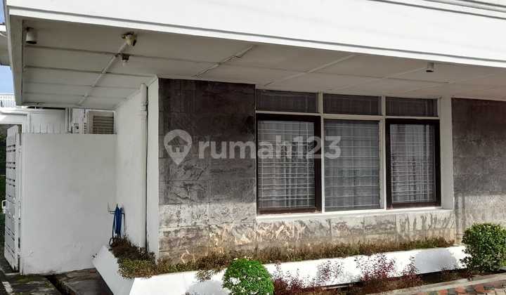 Luxury House in Gajahmungkur, Semarang. 2