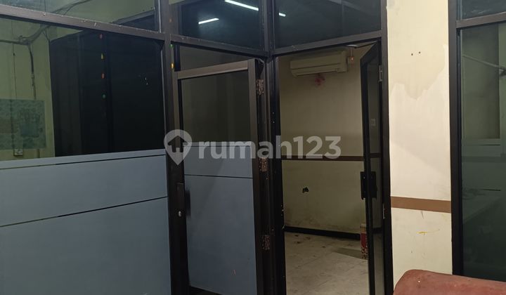 Ruko Di Jl. Mt. Haryono Semarang. 2