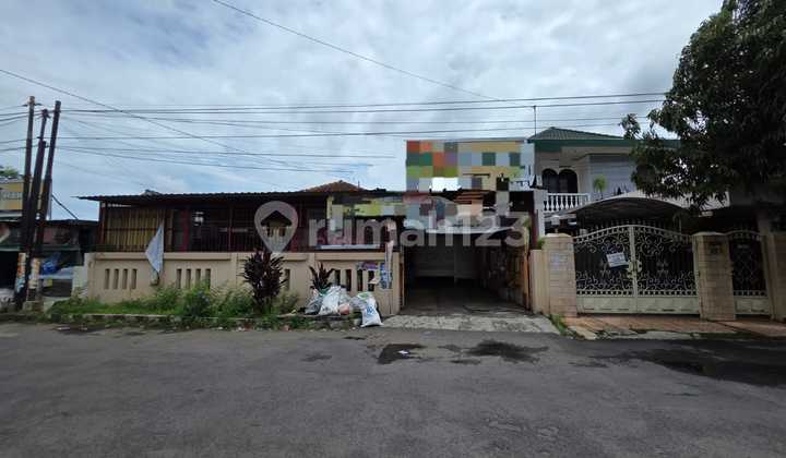 Rumah Nyaman di Pinggir Jalan Raya Lampersari Semarang 1