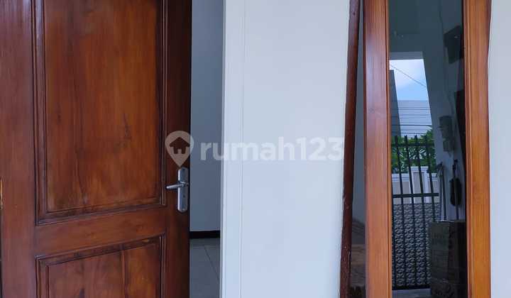 Active Middle City Boarding House on Jl Durian Lamper Kidul, South Semarang 2