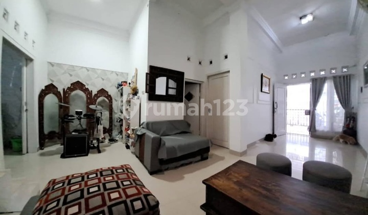 Rumah Cantik 2 Lantai di Daerah Palebon Pedurungan Semarang 2