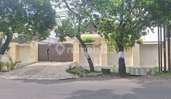 ( Strategis ) Rumah / Kantor di Jl Halmahera Raya Karangtempel Semarang Timur 1