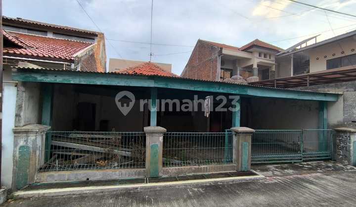 Old House on Jl Panda Utara Palebon Pedurungan Semarang 1