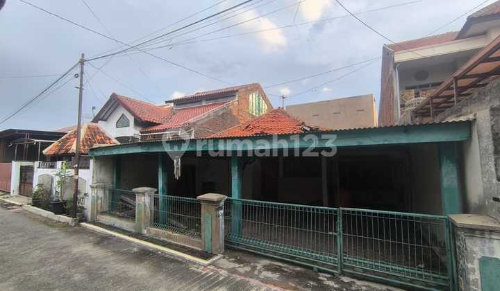 Old House on Jl Panda Utara Palebon Pedurungan Semarang 2
