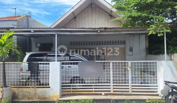 Kost / Rumah Lama Strategis Di Jl Kampung Baris Semarang Timur  1