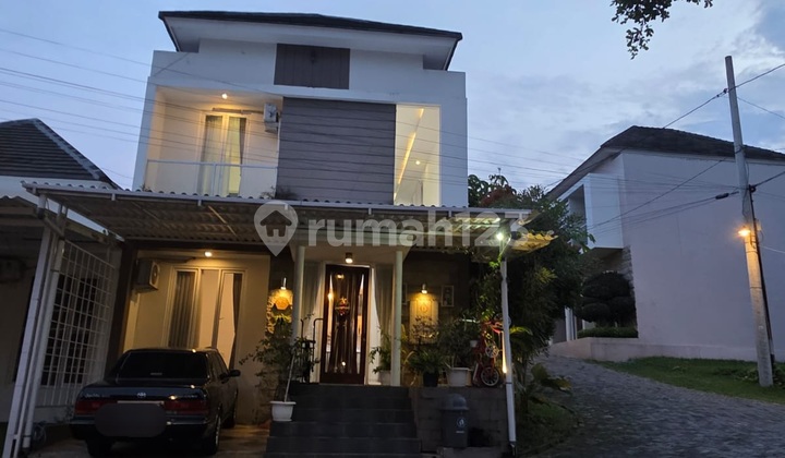 Rumah Cantik di Perum Eagle Hills Mangunharjo Tembalang Semarang