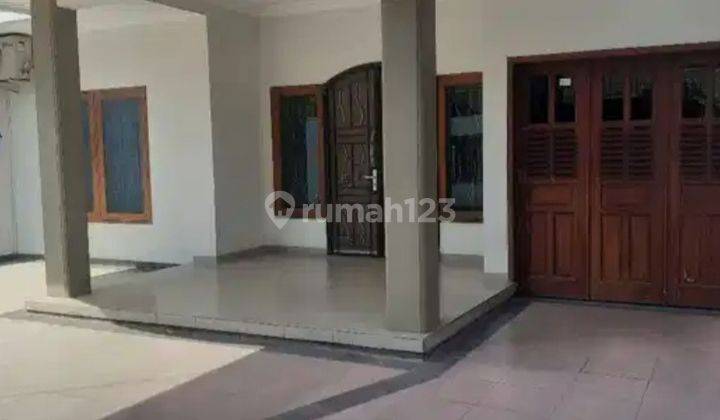 Rumah Tengah Kota Di Jl Menteri Supeno Semarang  2