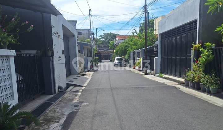 Kost / Rumah Lama Strategis Di Jl Kampung Baris Semarang Timur  2