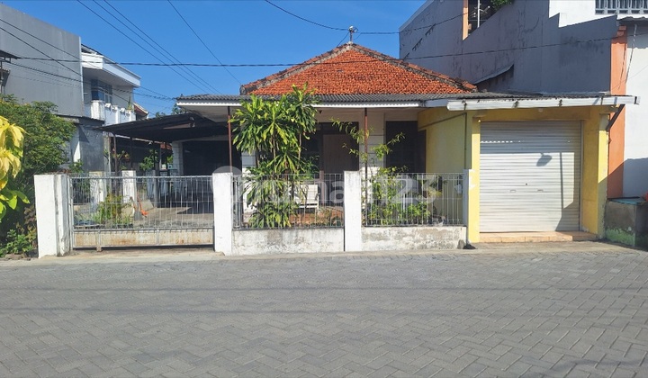 Rumah Lama Hook di Jl Tirtoyoso Rejosari Semarang Timur