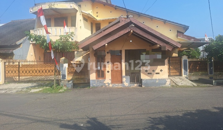 Rumah Hook Luas di Lamper Tengah Semarang Selatan 1