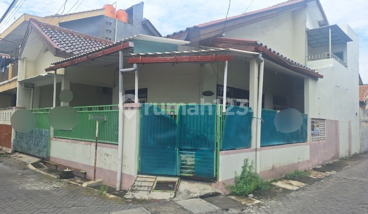 Hook House on Singa Street, Supriyadi Pedurungan Semarang 2