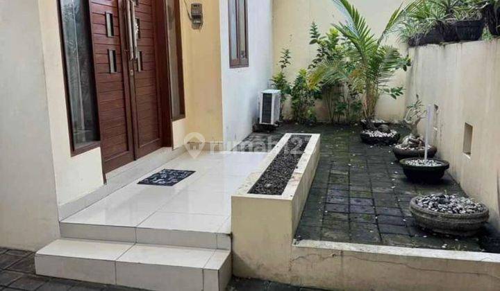 Minimalist Villa Taman Griya Jimbaran Badung Bali 2