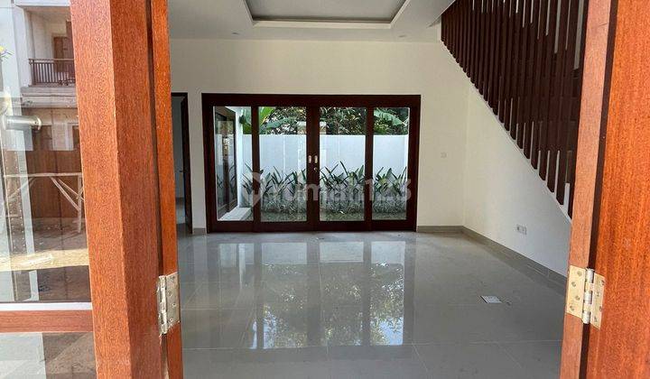 Rumah Semi Villa 3 Kamar Tidur Kerobokan Kelod Badung Bali 1