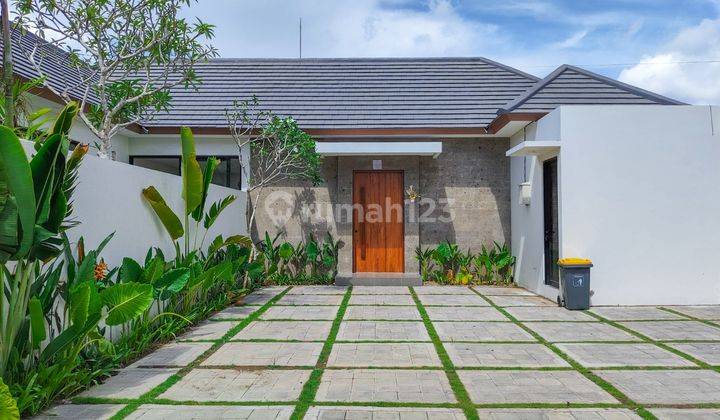 Lease Hold Modern Villa In Babakan Access To Batu Bolong Beach 2