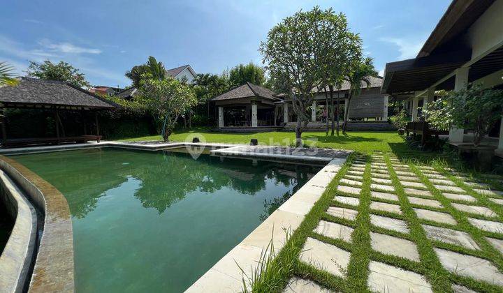 Villa Dengan Pemandangan Sawah Dan Sungai di Berawa Canggu Bali 1