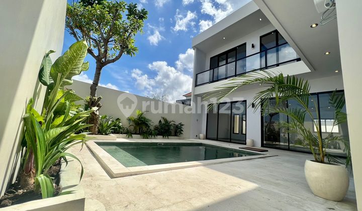Modern Villa in Pererenan Canggu with Rice Field Views