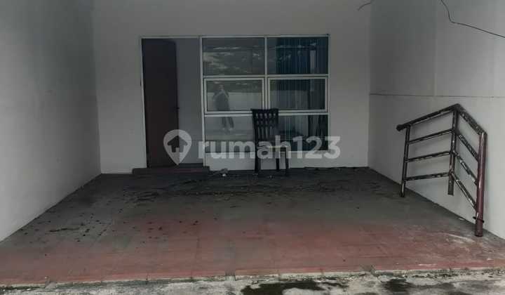 For Rent 3-Story Shop House Ready to Use Location at Paskal 23 Hypersquare Bandung For Rent 3-Story Shop House Ready to Use Location at Paskal 23 Hypersquare Bandung