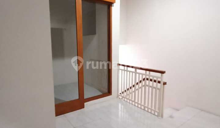 Dijual Rumah 2 Lantai Nyaman dan Asri Siap Huni Full furnish Lokasi di Kota Bali Padalarang  2