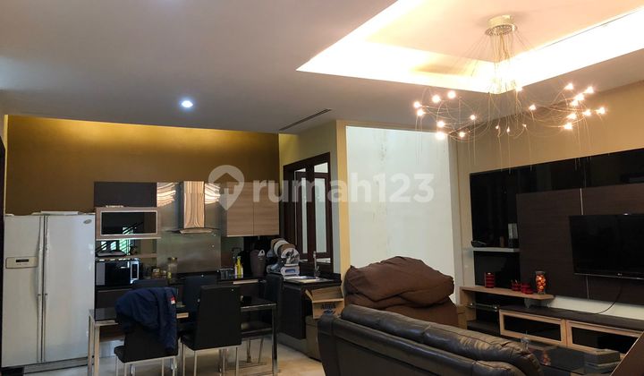 Disewakan Rumah 3 Lantai Siap Huni Minimalis Lokasi di Daerah Ciumbuleuit Bandung Disewakan Rumah 3 Lantai Siap Huni Minimalis Lokasi di Daerah Ciumbuleuit Bandung