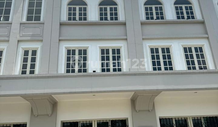 For Sale: Comfortable 3-Story Shop House Ready to Use, Located at The Plaza Podomoro Park Bandung. For Sale: Comfortable 3-Story Shop House Ready to Use, Located at The Plaza Podomoro Park Bandung.