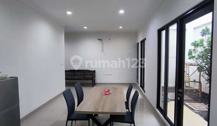 Disewakan Rumah Furnish Bagus Nyaman Siap Huni Lokasi Bagus di Summarecon Cluster Btari Bandung 2