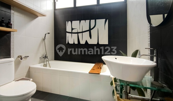 Dijual Rumah 3 Lantai Minimalis Modern Siap Huni Lokasi di Setra Duta Harmony Bandung 2