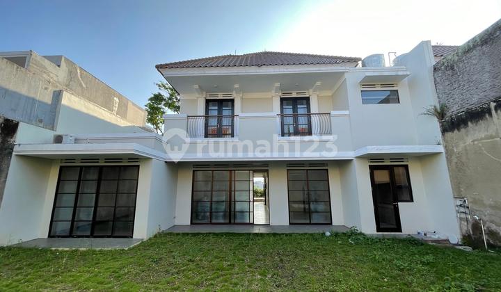 For Rent: Modern Minimalist 2-Story House, Ready to Occupy, Located in Kota Baru Parahyangan, Bandung.